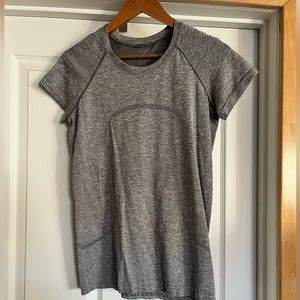 Lululemon Women’s Swiftly Tech Short-sleeve Shirt 2.0